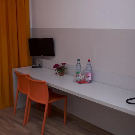 Hotel Colour